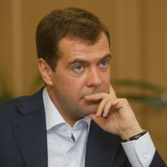 Medvedev Güvenlik Konseyi'ni topluyor