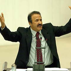 CHP'li Sevigen, spikeri hastanelik etti