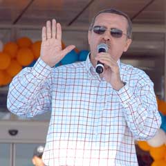 "Milletin iradesini küçümseyenler sandıkta hesabını verecek"