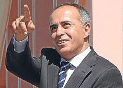 Ahmet Sever ne yapmaya çalışıyor?