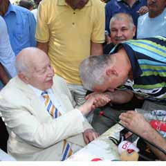 Erbakan Hoca'ya sevgi seli (FOTO)
