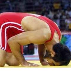 Çin'den altın madalyalı Şahin'e övgü