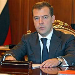 Medvedev: Artık Sovyetler gibi güçlüyüz