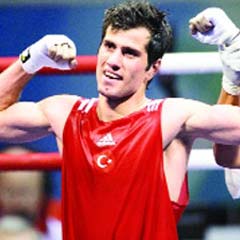 Yarı finale böyle çıktı (FOTO)