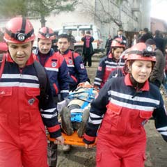 Deprem tatbikatı gerçeğini aratmadı