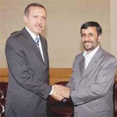 Ahmedinejad, Başbakan Erdoğan'ı kabut etti