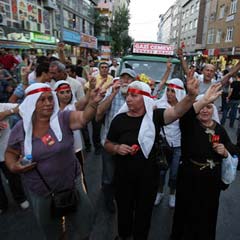 Karataş'ın cenazesi böyle karşılandı