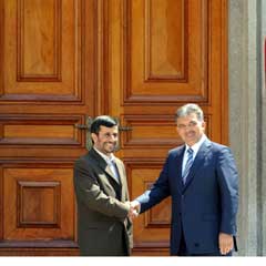 Gül'den Ahmedinejad'a sıcak karşılama