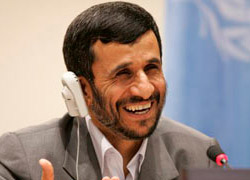 Ahmedinejad resmen dalga geçti!