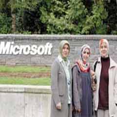 Microsoft’ta çalışan üç başörtülü Türk
