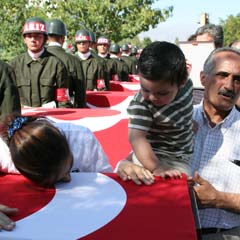 Şehitler gözyaşlarıyla uğurlandı