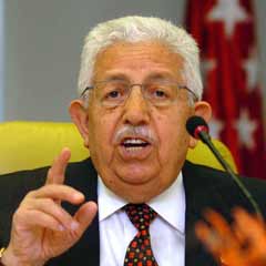 Kutan: İstifalar yakışıksız
