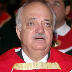 İstemeye istemeye görevi bıraktı