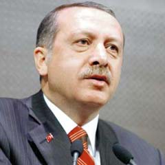 Başbakan yangın bölgesinden seslendi