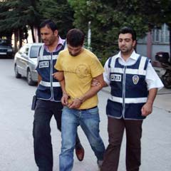 Kablo hırsızı 2 bin 200 kişiyi telefonsuz bıraktı