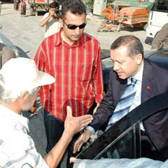 Çocuklar Başbakan'ı mantı yemeye davet etti