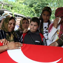 'Nasıl kıydılar sana? Subay olacaktın sen'