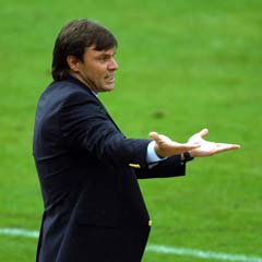 Ertuğrul, Akşamcılara ateş püskürdü