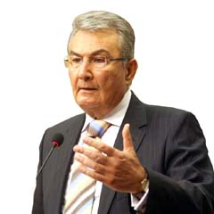 Baykal cenazede yoktu