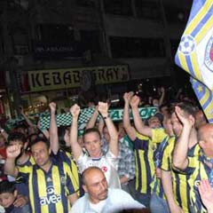 Fenerbahçe taraftarı isyan etti