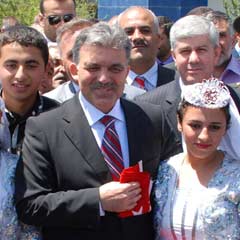 Gül'den işadamlarına yatırım çağrısı