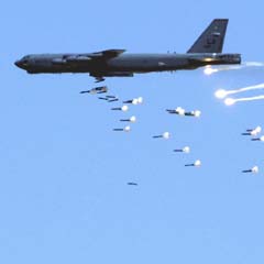 B-52 bombardıman uçağı düştü