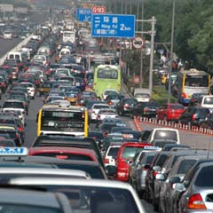 Pekin trafiği ikiye bölündü
