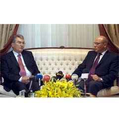 Baykal'dan Talat'a kutlama