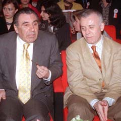 Üç kuruş için değer mi Aydın Bey?