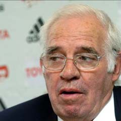 Aragones: Fenerbahçe'de kalacağım