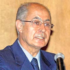 Şok isim Sezer mi?