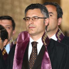 'AK Parti kapatılmamalı'