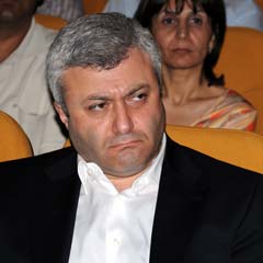 'Hem ucuz hem Kemalist yurt' aranıyor!