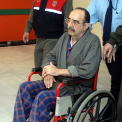 Veli Küçük hastanelik oldu