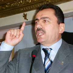 'Bırakın ordunun yakasını'