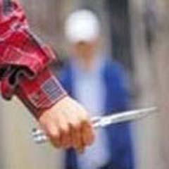 Bıçaklayıp yol ortasına attılar