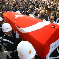 Şehit polisin cenazesi Trabzon'a getirildi