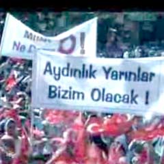 Darbeye karşı onbinler yürüdü