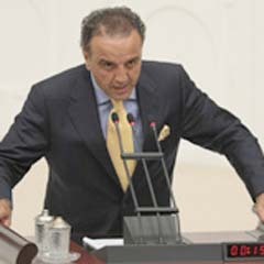 Genel Kurul'da 'afiş' gerginliği