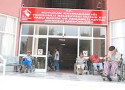 Yazık bu yaşlılara