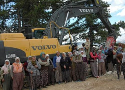 Mahalle sakinleri mermer ocağına tepki gösterdi