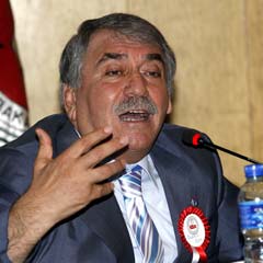 Özok yine sahnede