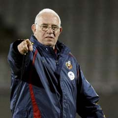 Flaş: Aragones imzayı attı