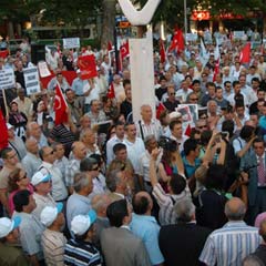 CHP'nin otobüsleri Ergenekon'a destek mitinginde