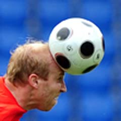 Kafa golü attı, beyin kanamasından öldü