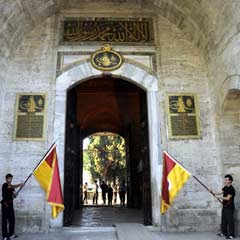 Cim Bom saraya indi!