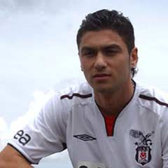 Fenerbahçe Burak'ı renklerine bağladı