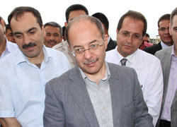 Bakan Akdağ, Van'ın ilçelerinde incelemelerde bulundu