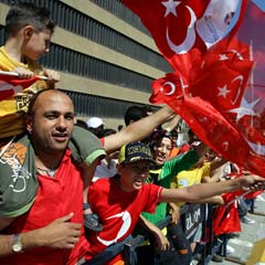 Milliler böyle karşılandı