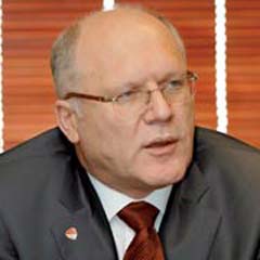 Doğan: Terim'i bırakmayacağız